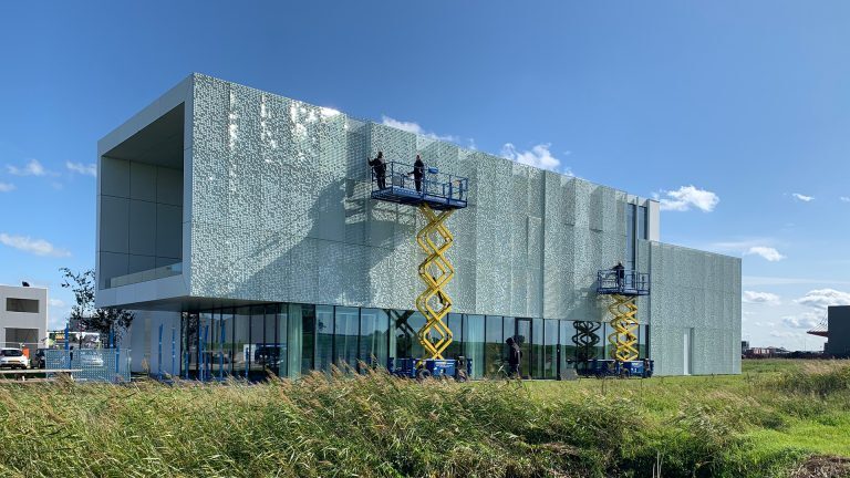 Metadecor uit Kampen realiseert bijzondere eigen gevel