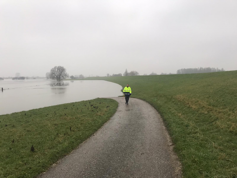 Oproep aan hoogwatertoeristen: geniet, maar denk aan onze dijken
