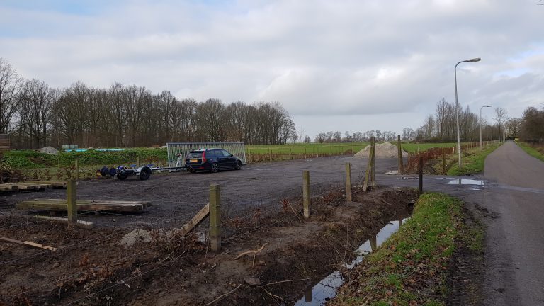 Onduidelijkheid over gebruik parkeerplaats en stuk groen aan de Seveningseweg