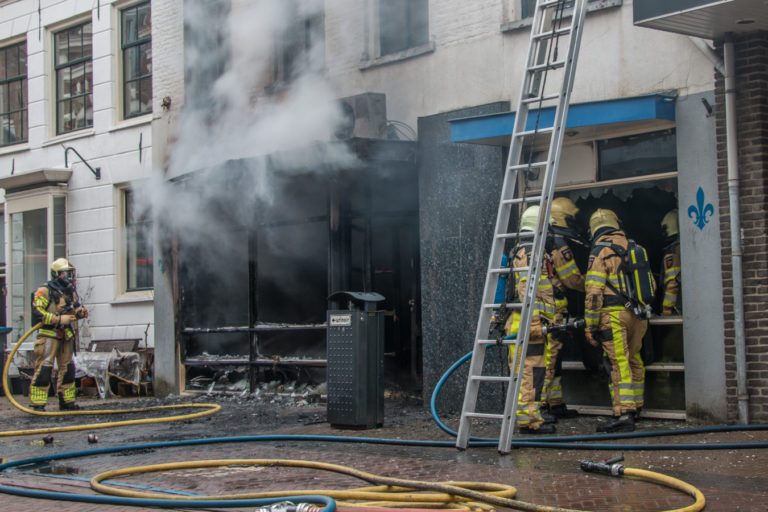 Politie zoekt getuigen woningbrand Oudestraat