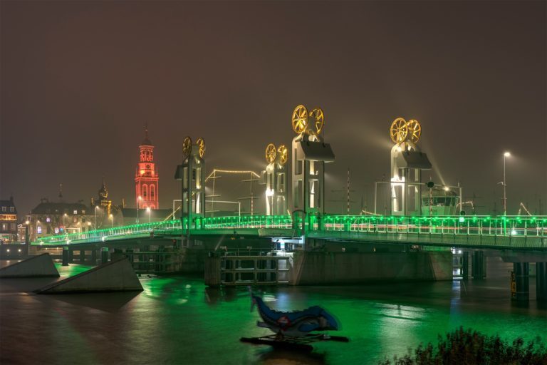 Stadsbrug kleurt zaterdag groen tijdens Earth Hour