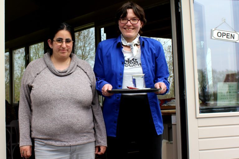 Brouwer op bezoek bij: Roxanne, Ilkay en Merlot van het Theehuis Zalkerveer