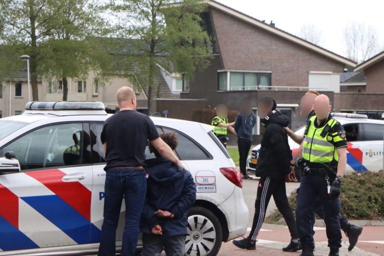 Achtervolging politie Kampen leidt tot aanrijding: aanhoudingen verricht