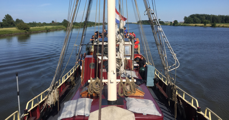 Zeilschip Jannes van Campen langzaamaan weer van wal en op slot!?