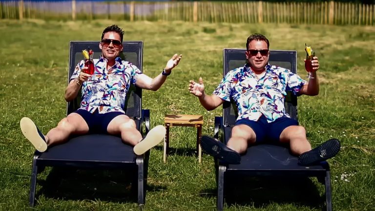 Nieuwe single Molenbroeders: Lekker gewoon in de zon!