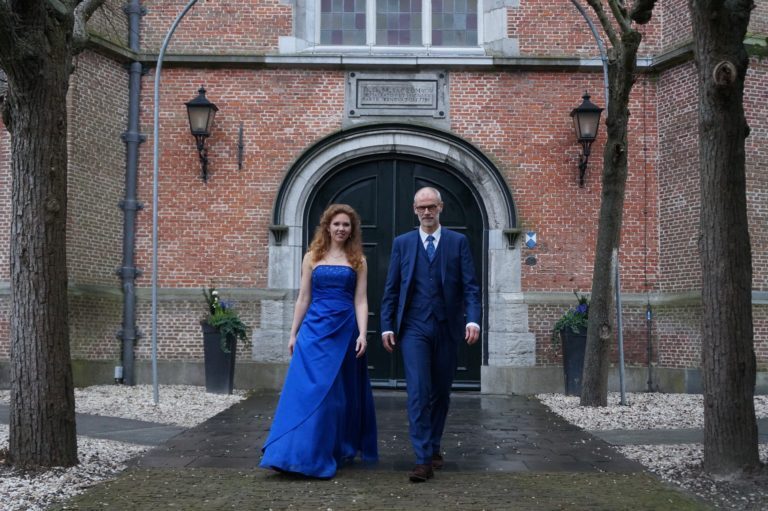 Soliste van Rieu zingt in Bovenkerk van Kampen