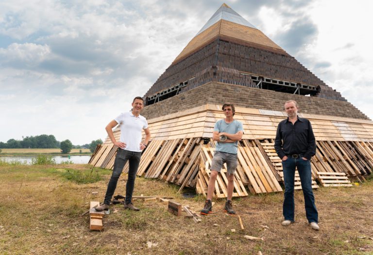 Circulair kunstwerk in Zalk opgeleverd