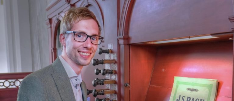 YouTube-organist Gert van Hoef heeft concert in Bovenkerk van Kampen