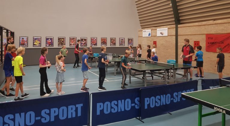 MJ Tafeltennisclinic bij Kampenion in de Nationale Sportweek