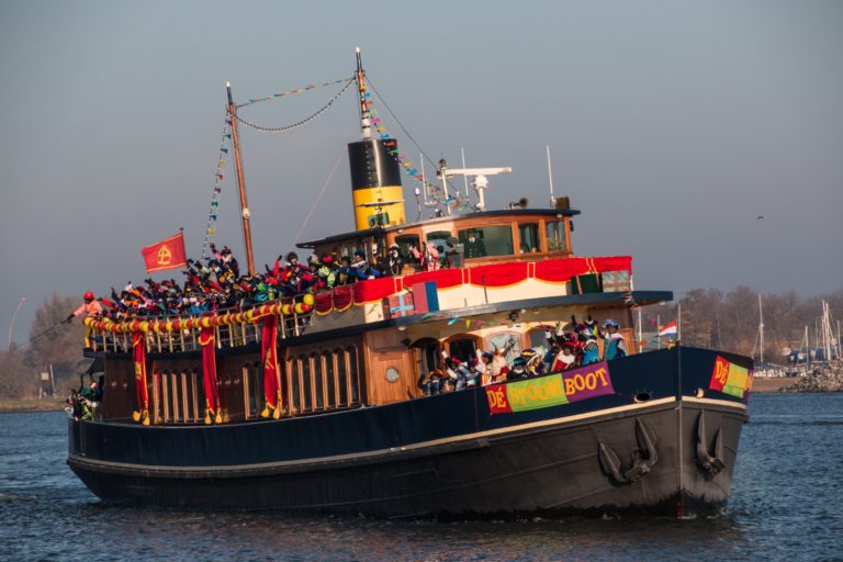 Sinterklaas aangekomen in Kampen.