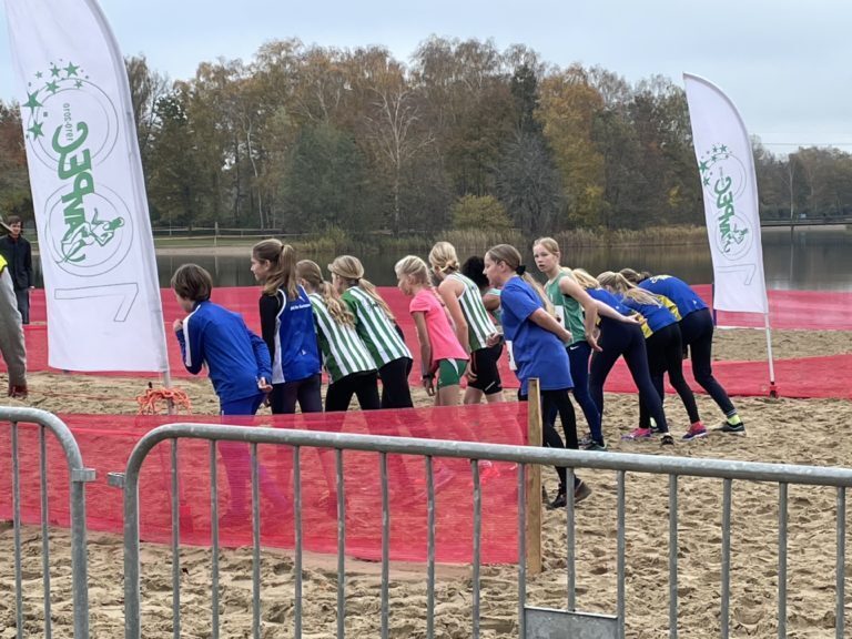 Goede resultaten eerste GOK cross rond Wijthmenerplas