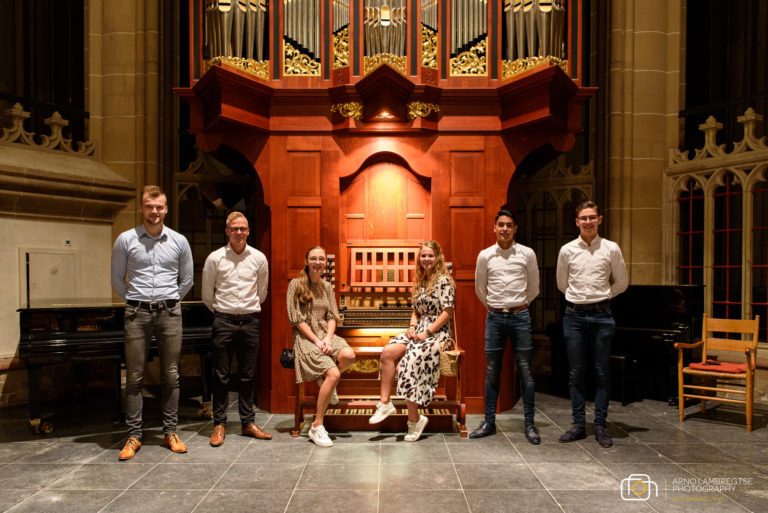 Kerstconcert vanuit de Bovenkerk van jonge organisten in première