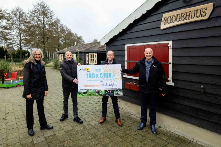 Jubileumgeschenk Grondverzetbedrijf Visscher uit Mastenbroek voor Dierenweide Zoddepark IJsselmuiden :  ‘Droom Kapschuur wordt werkelijkheid’