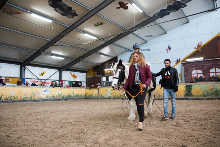 Stichting Paardrijden Gehandicapten IJsselmuiden zoekt met spoed vrijwilligers