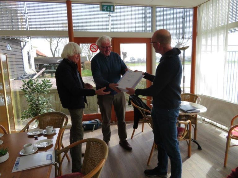 Feestelijke overhandiging van de “Stoombijbel”