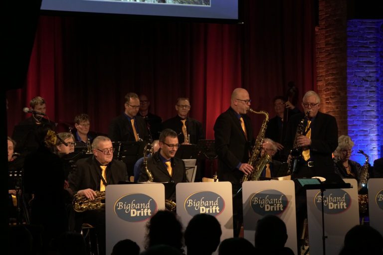 Dansen op live muziek met Bigband Drift