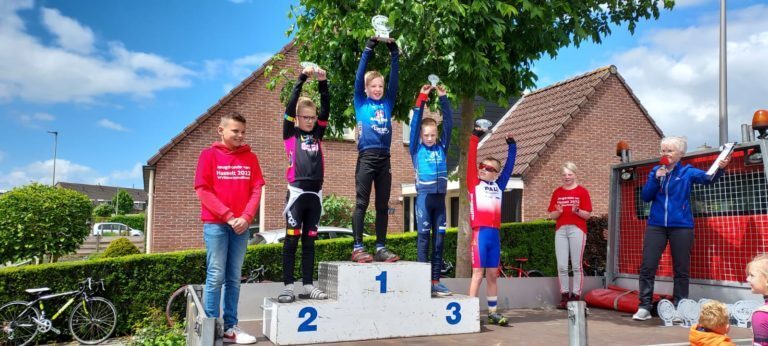 Luuk en Rinze uit IJsselmuiden rijden jeugdronde van Hasselt