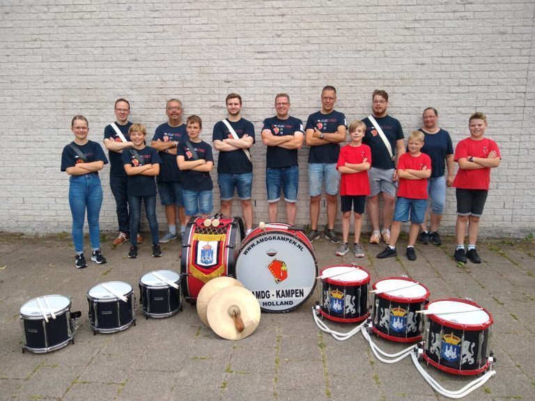 Nieuwe snaredrums voor jong AMDG