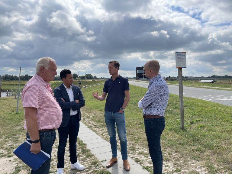 Maak einde aan gedoe rond Lelystad Airport