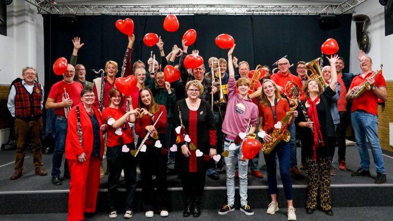 Het Stedelijk Orkest op de versiertoer