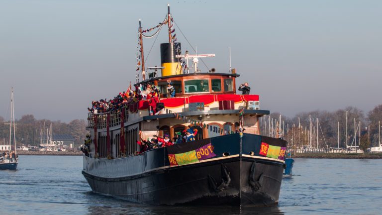 Sinterklaas veilig aangekomen in Kampen.