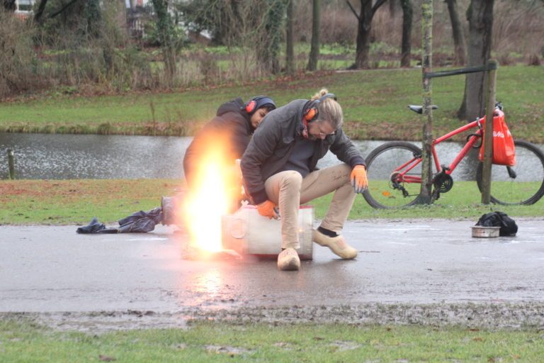 Oud en Nieuw:  “weer als vanouds knallen”