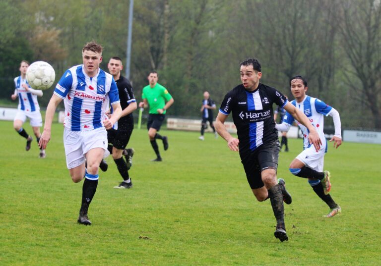 KHC wint in Heerenveen en heeft over wedstrijd geluk niet te klagen.