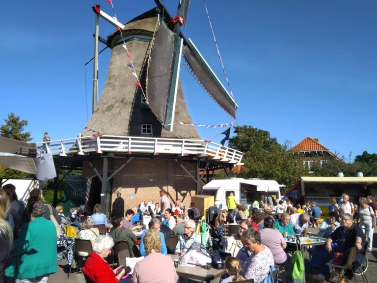 Braderie in het dorpscentrum van  Zalk