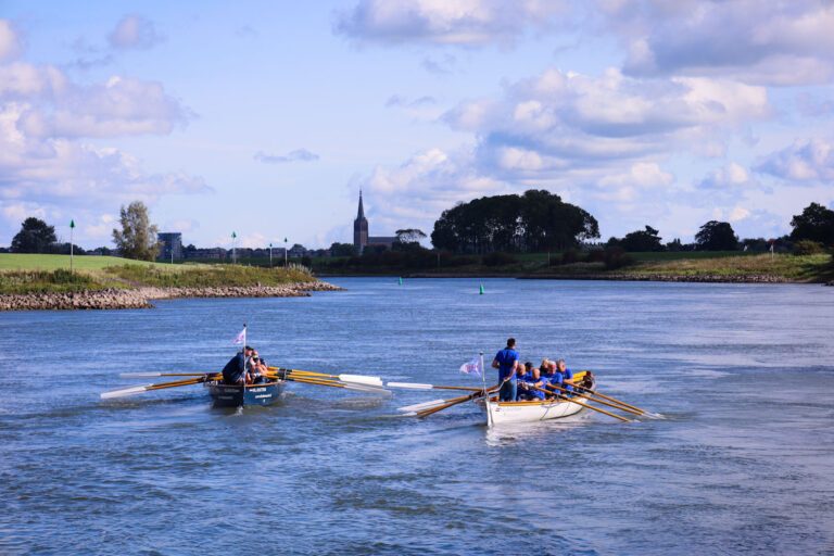 IJssel is nog lang niet schoon is boodschap van sloeproeiers