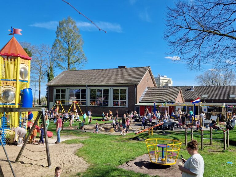 Spetterend openingsfeest van de Speelpoort: méér dan 200 kinderen