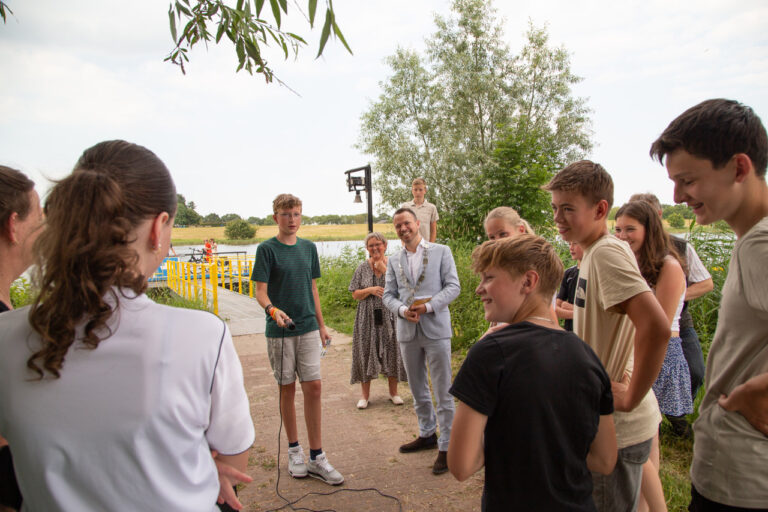 Burgemeester opende gedichtenroute in ’s-Heerenbroek “Woorden van ons dorp”