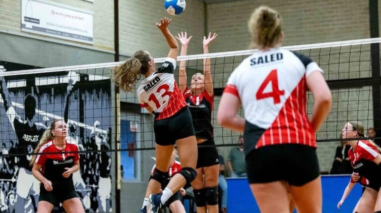 Reflex Dames 1 wint spannende vijfsetter tegen Set-Up IJsselmuiden