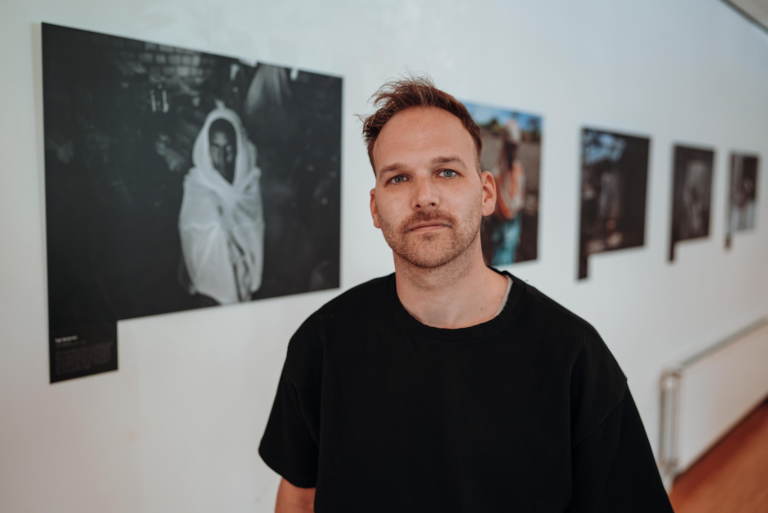 Foto-expositie “Mensen achter vergeten oorlogen” in Stadskazerne Kampen