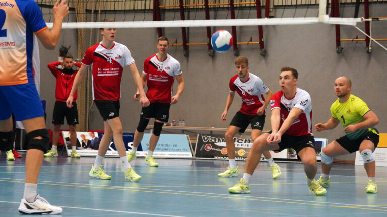 Heren Set-up volleybalteam heeft leerzame avond ondanks verlies tegen DIO Bedum