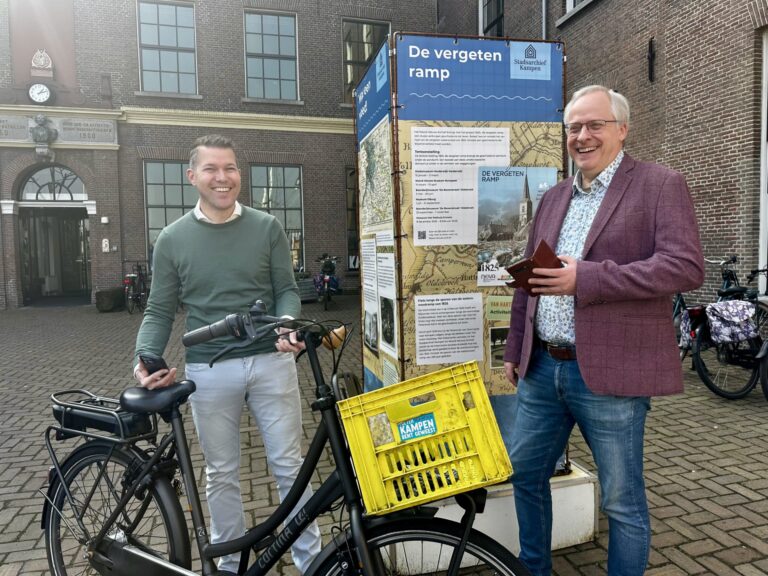 Fietsen door 2,5 meter water